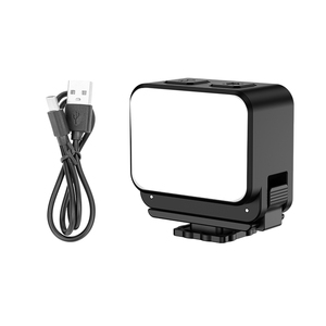 Flymile适用大疆Osmo Nano磁吸补光灯运动相机迷你便携式双向快拆补光灯IPX4防水美颜柔光拍摄配件