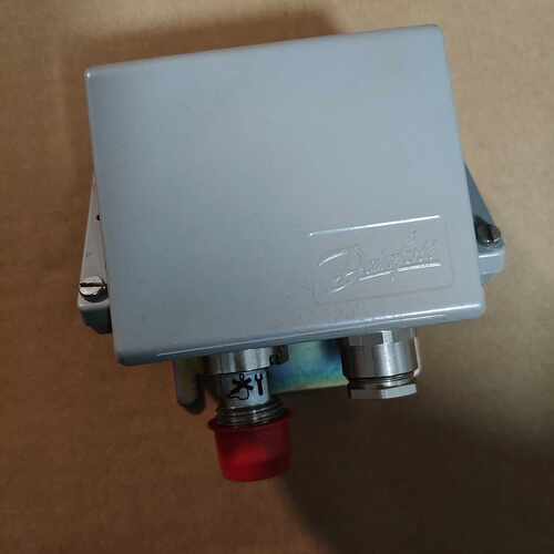 溢价-Danfoss EMP2 084G2136 压力传感器，库存