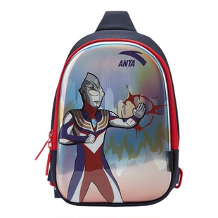 追光飞骑安踏儿童男童斜挎包2026年新款奥特曼男孩时尚休闲包包潮