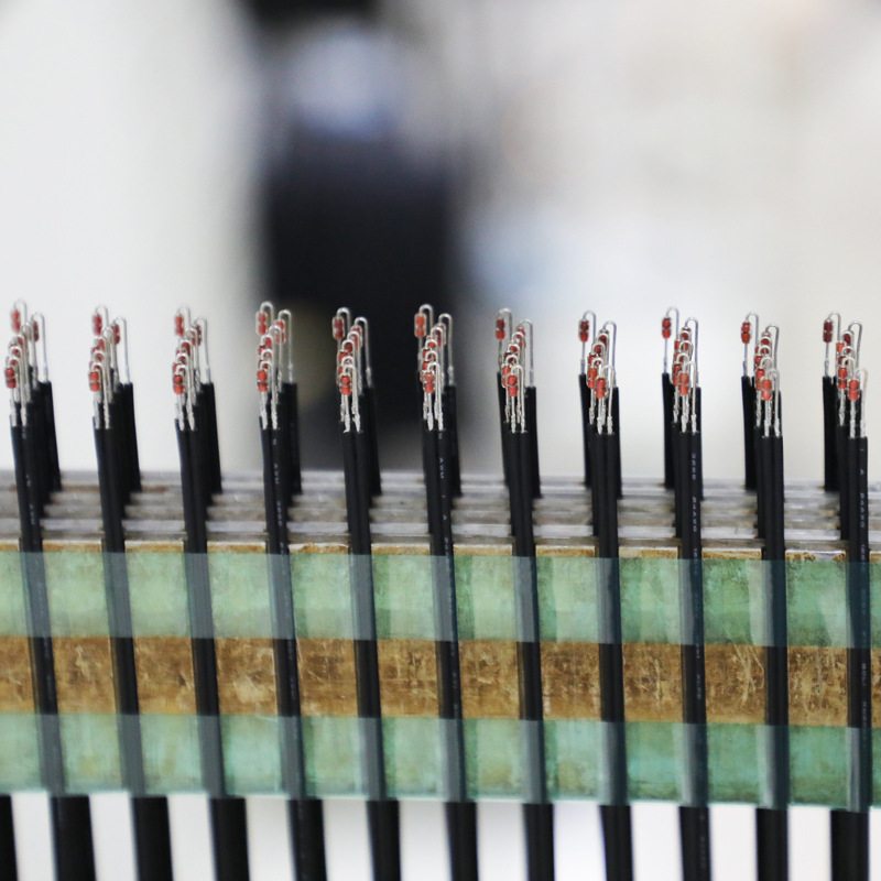 NTC传感器自动化生产设备厂家自动载线排板焊接机热敏电阻焊线机