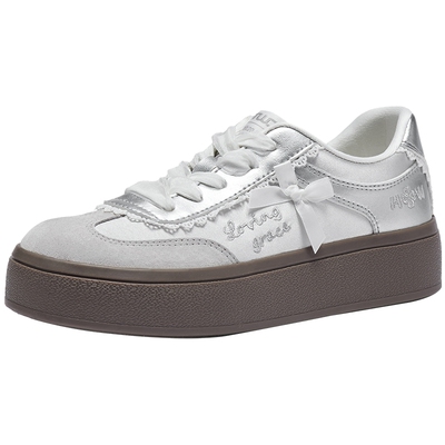 2026年春季新款女士时尚德训鞋