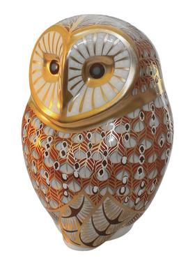 RoyalCrownDerby室内秋日松鼠