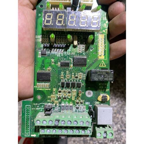 询汇川变频器主板MT152KZ