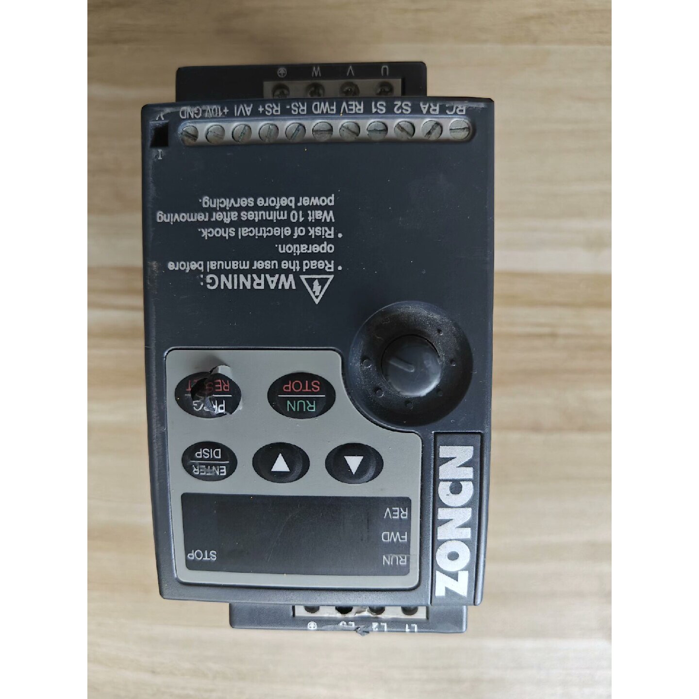议价-NZ100-1R5G-2-0BL众辰变频器1.5KW220V