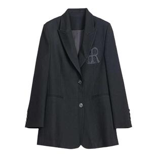 MEDECOO/墨蒂珂2025冬季新款休闲字母图案两粒扣羊毛外套SID31114