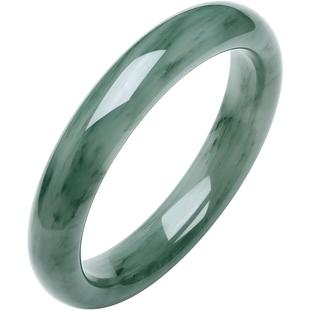 周六福天山翠手镯女晶莹透亮石英质玉镯大气玉镯送女友本命年礼物