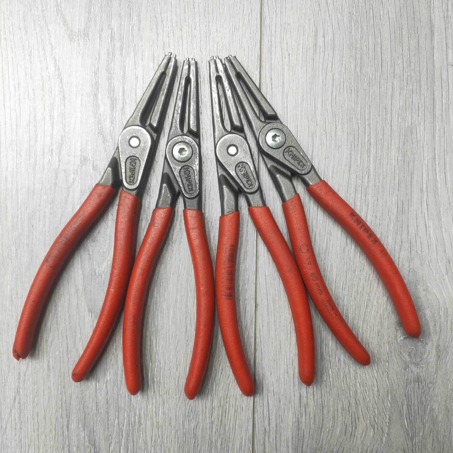 德国 KNIPEX（凯尼派克），轻微使用痕迹。被誉为“钳子界