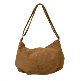 叽哩呱啦小众复古麂皮绒斜挎包女生通勤腋下包休闲简约单肩托特包