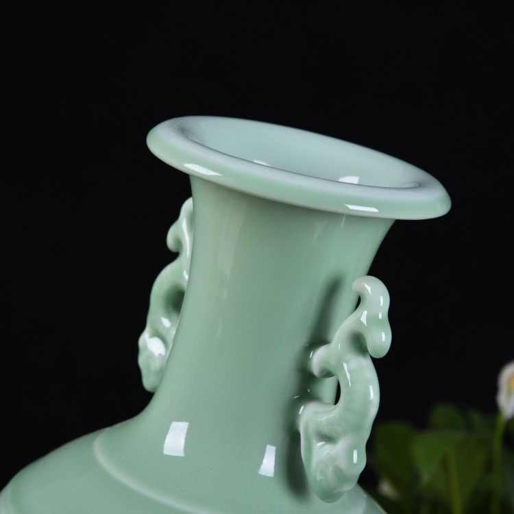 瓷器工艺品豆青釉双耳卷口赏瓶插花中式复古家居客厅装饰品摆件