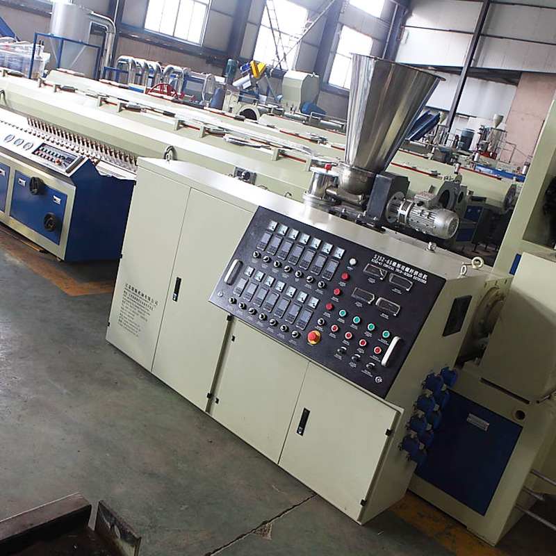 PVC板材设备 PVC塑料板材挤出机设备 护墙板木塑板材生产线厂家