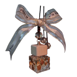 车载香水挂件车内高档持久淡香上档次男女士专用汽车用饰吊坠香熏