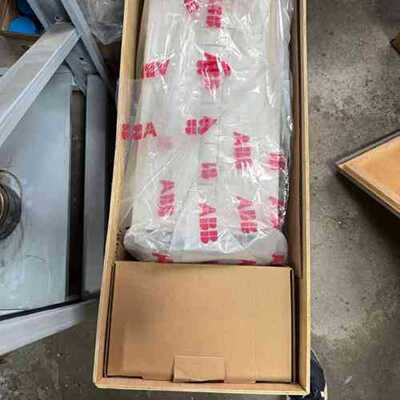 议价全新ABB变频器ACS510-01-125A-4，原装未拆封