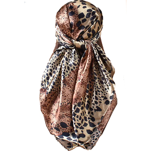 小众潮酷嘻哈豹纹方巾包头巾洋气炸街搭配点缀颈巾围巾辣妹裹胸巾