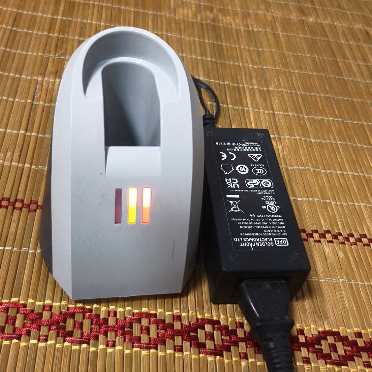 尼通手持光谱仪充电器适配器一套 成色看看图 功能正常