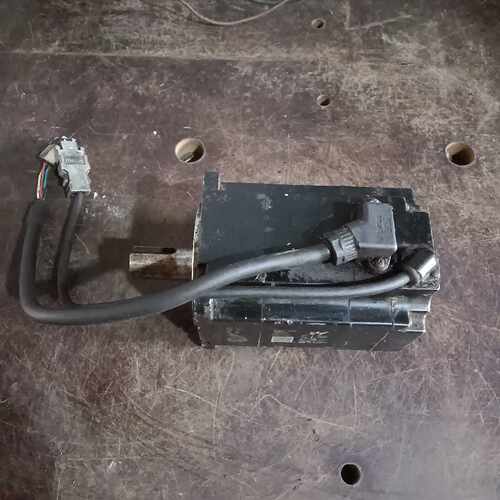 询价安川伺服电机 M系列 750W，SGMMS-08ADC6S