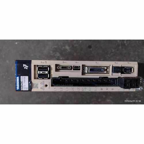 溢价-安川 sgd7s-1r6a10a 200w驱动器，成色如图所