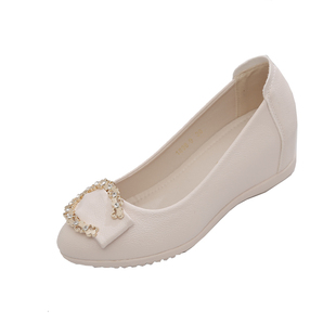 内增高单鞋女2026春季新款圆头舒适软皮妈妈鞋百搭水钻坡跟豆豆鞋