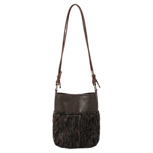 小众棕色毛毛秋冬女生手机包包上班斜挎杂物小挎包通勤巨好看外出