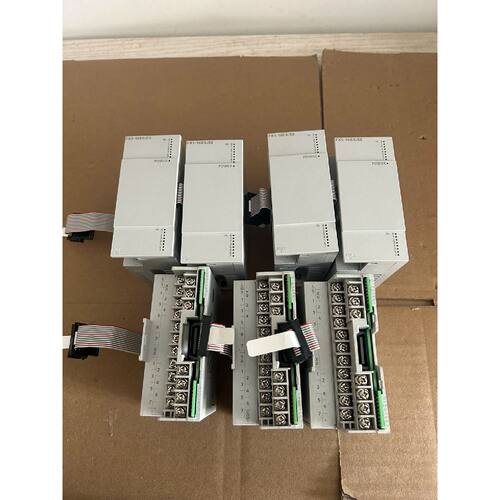 询价下单三菱FX5-16EX/ES数量6，FX5-16EYR/ES数