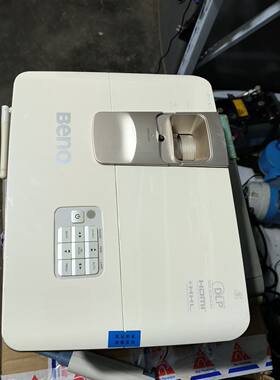 明基i700智能高清投影机，一台，如图新，通电灯炮不亮了：议价