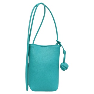 夏季高级感小众斜挎迷你小包包女士2025新款上班杂物散步手机包