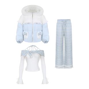少女椰子【日常系】蓝色小熊 蓝白羽绒服+白针织上衣+蓝格纹长裤