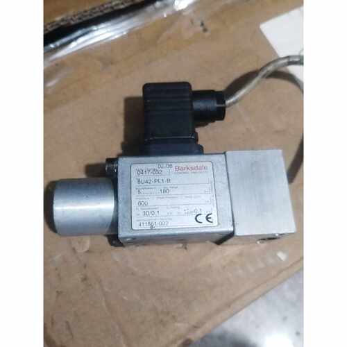 议价设备拆机德国巴士德压力继电器型号8U42PL1B订货维修