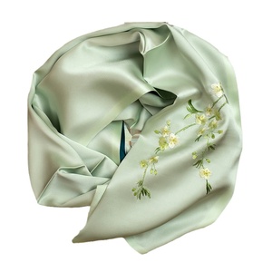 真丝丝巾女送妈妈婆婆实用礼物苏绣旗袍披肩外搭礼盒桑蚕丝围巾