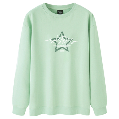 薄荷绿卫衣，帅气又显白！