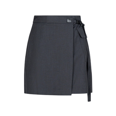 XG/雪歌XK103020A490黑色西装半身裙2025春季新款开叉A字短裙女装