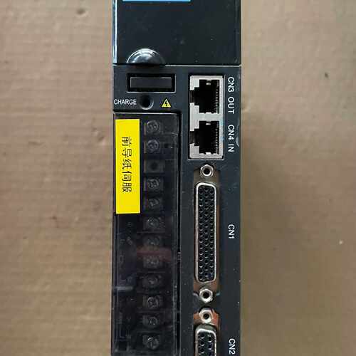 溢价-汇川伺服驱动器220V400W。型号:IS620NS2R8I