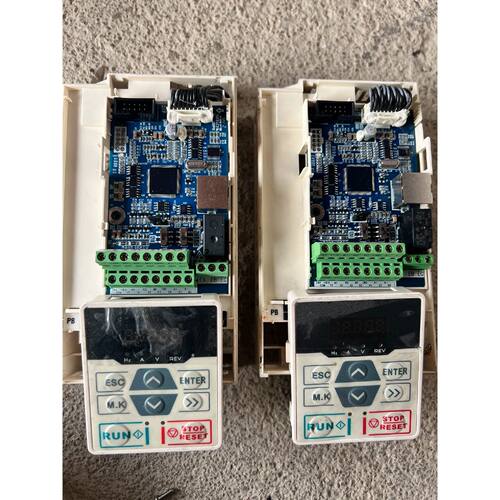 询价正弦A90-4T5R6B  2.2KW主板加面板两套，可