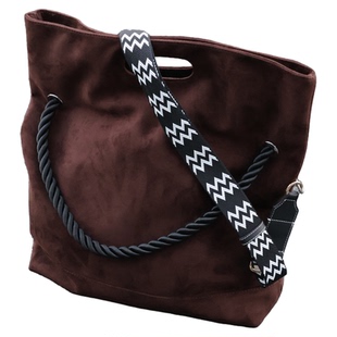 左千户包2025新款斜挎包男大包简约通勤包高级感毛绒轻便手提包包