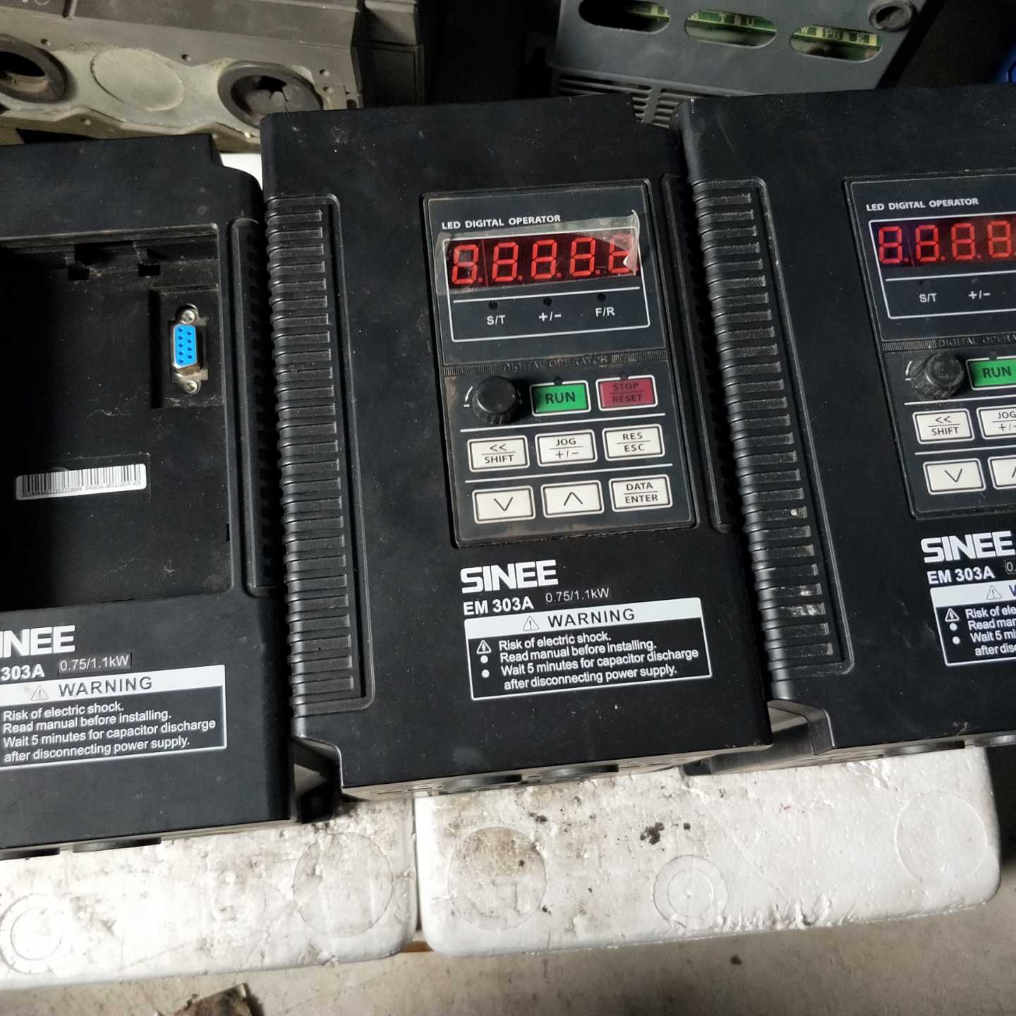 正弦变频器EM303A-0R7G/1R1P-3CB货测试图片