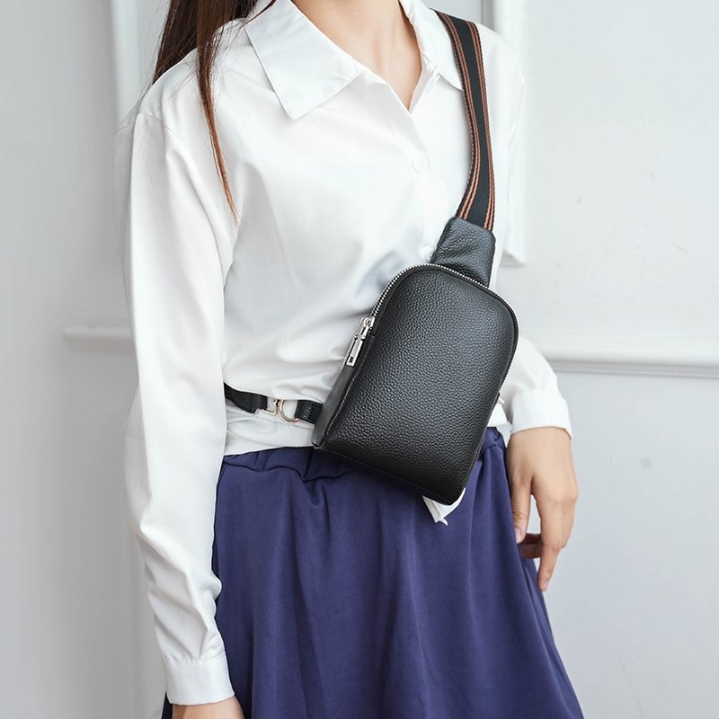 新品 男女真皮包包2025新款小胸包百搭外贸女包头层牛皮斜挎包