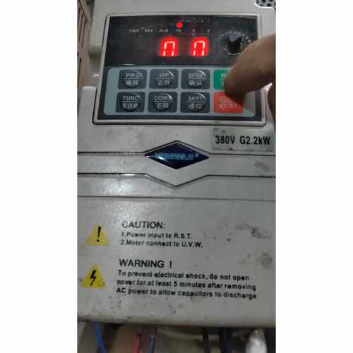 议价拆机上海维盾变频器VFD6900G2R2T4可维修