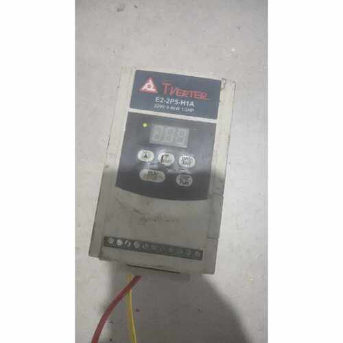 询价下单台安0.4KW变频器E2-2P5-H1A拆机实物图，通电亮，