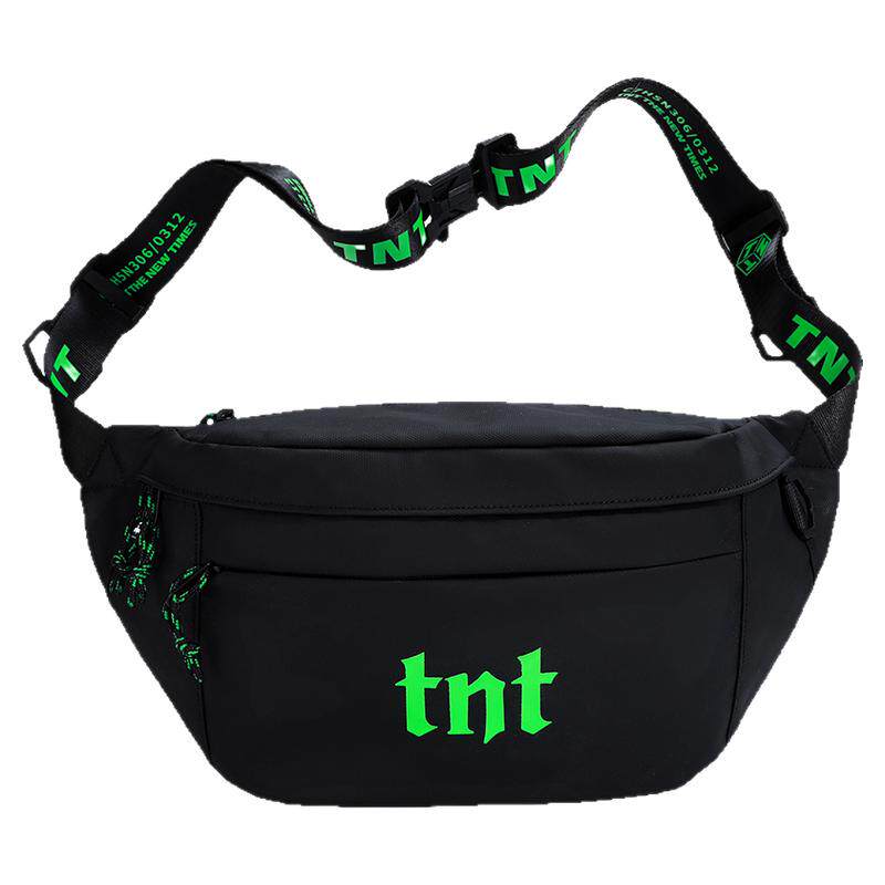 TNT新款胸包防泼水耐磨斜挎包潮流骑行运动背包男款户外出行挎包