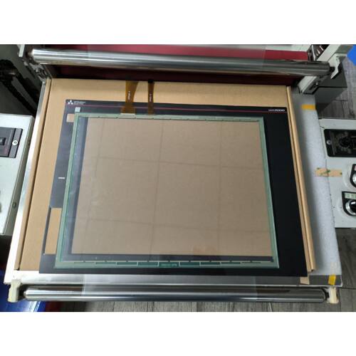 询价下单全新三菱GT2715触摸屏 GT2715-XTBA GT27