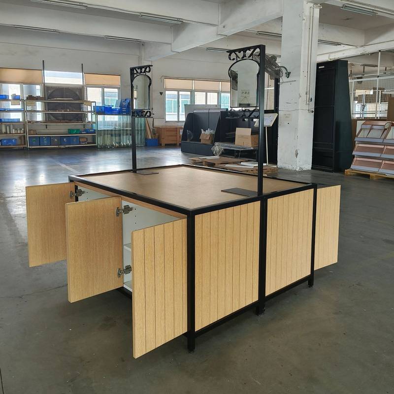 源头工厂定制商品展示柜展示架中岛货架 服装品牌展框 铁木展示柜