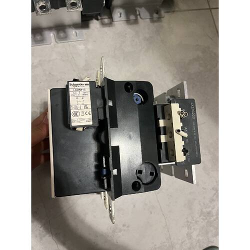 议价可维修施耐德LC1D245交流接触器TeSys系列3P245A线圈电压220V