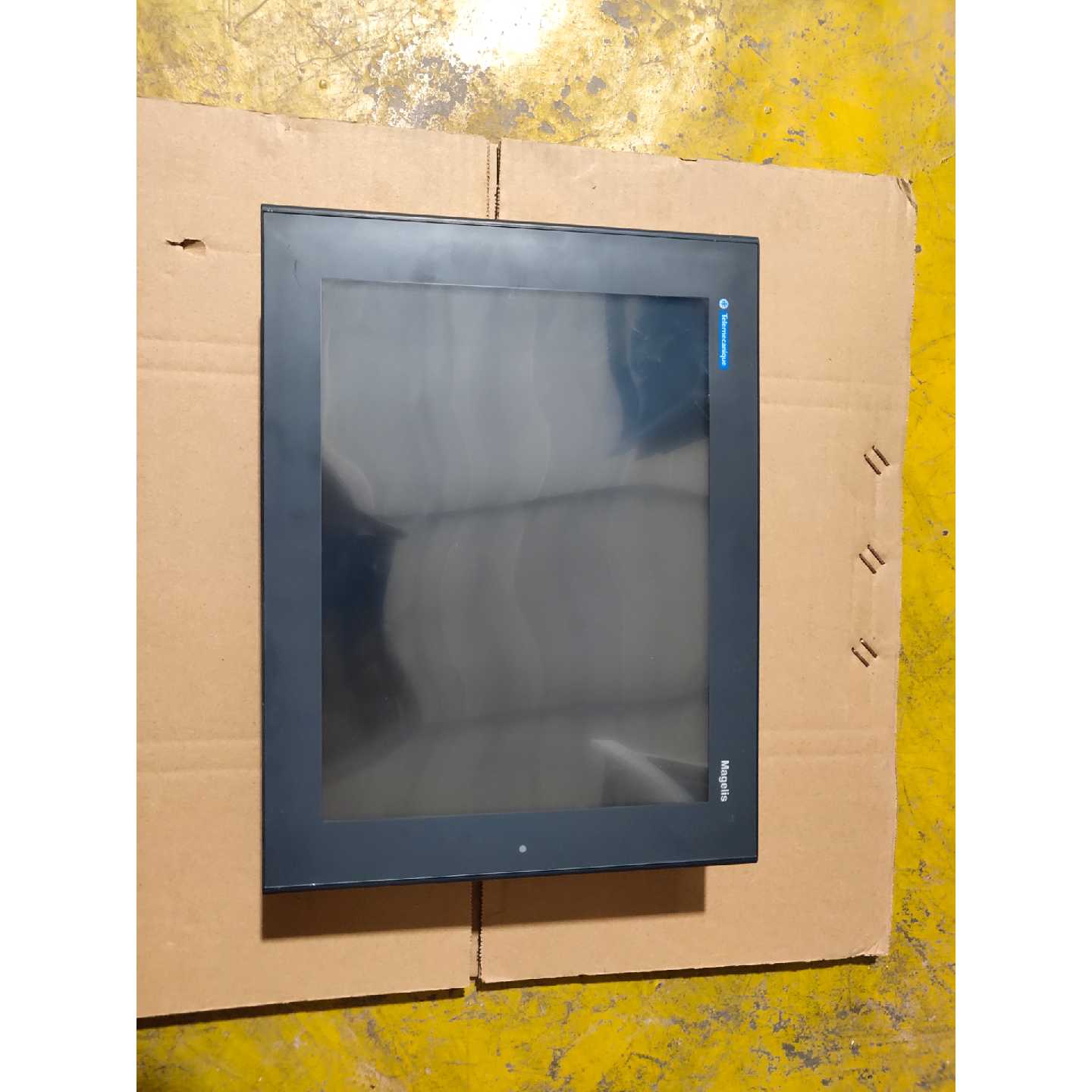 询价-XBTGT6330触摸屏实物图拍摄联系详谈价格好说可维修