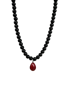 黑色串珠红色水滴吊坠项链
