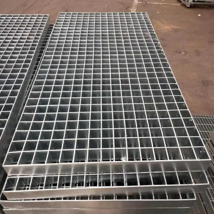1天津热镀锌钢格板楼梯踏步板排水沟走道焊格压力盖板栅T2钢光伏