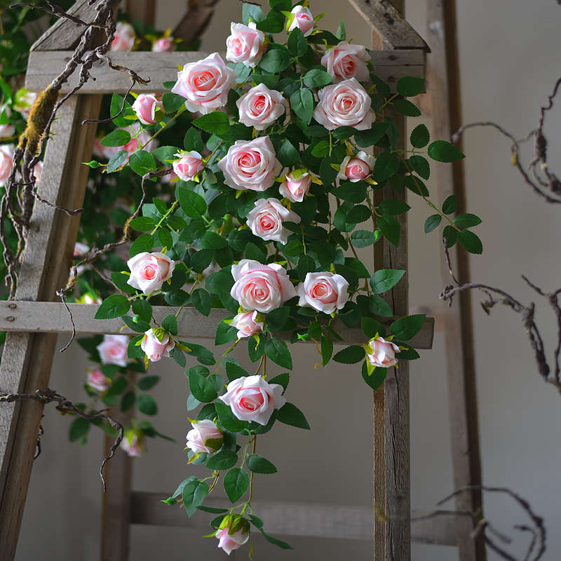 仿真玫瑰花墙面吊花假花藤蔓吊篮摆设吊兰绿植塑料壁挂花装饰植物