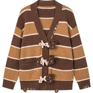 UOOYAA/乌丫2025春季新款「熊熊系列」复古条纹抱抱棕熊V领毛开衫