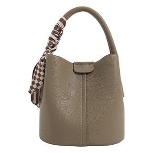 香港品牌2026新款时尚包包女包斜挎包秋季高级感软皮手提包水桶包