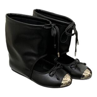 夏天靴子~时尚金属头镂空短靴女2026新款法式宽筒平底芭蕾风凉靴