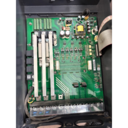 议价拆机三晶变频器8000B4T030G037P30KW维修