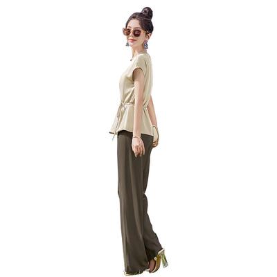 圆领上衣搭阔腿裤女式套装